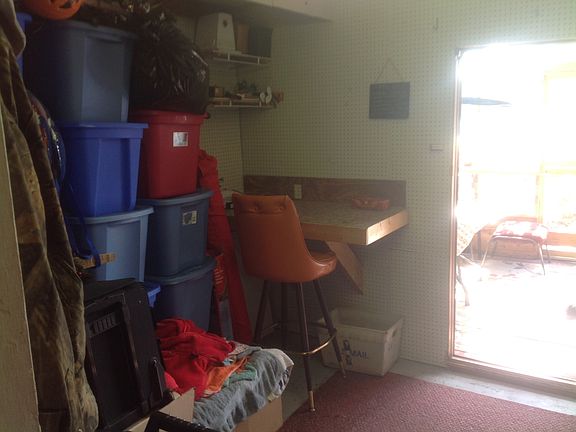 5th image of 196 Gober St