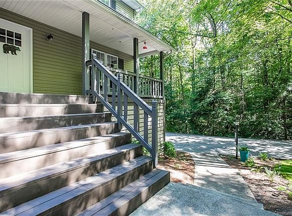 2nd image of 384 Lakeland Dr