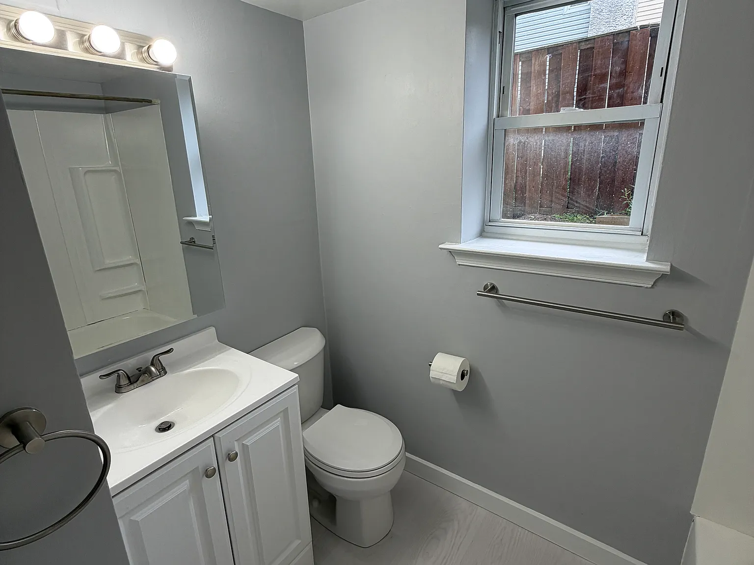 2 bed, 900 sqft, $1,600 — Photo 3