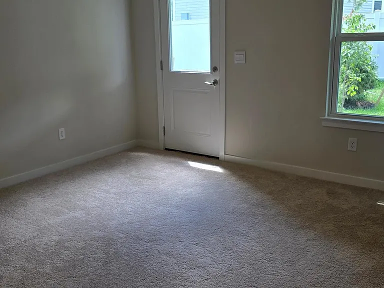 115 Boone Ct — Photo 3