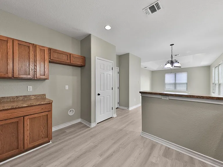 102 Cornell Ave — Photo 14