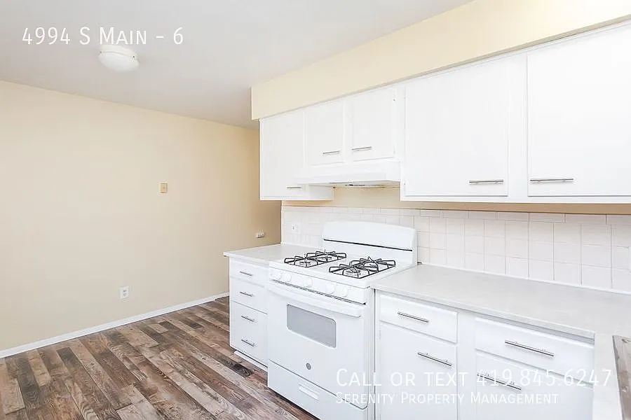 Coming Soon! Charming Two Bed Townhome in Sylvania — Photo 4