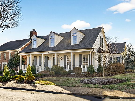 3rd image of 115 Chatsworth Dr