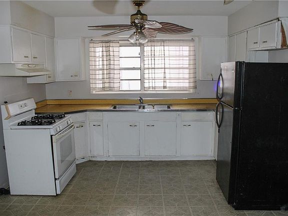 4th image of 3129 Burgundy St