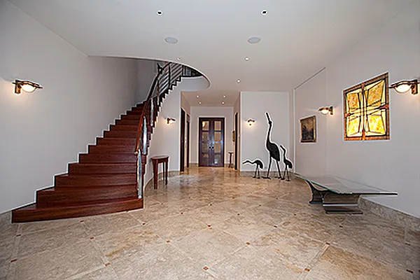 Sold by Leslie J. Garfield | media 9