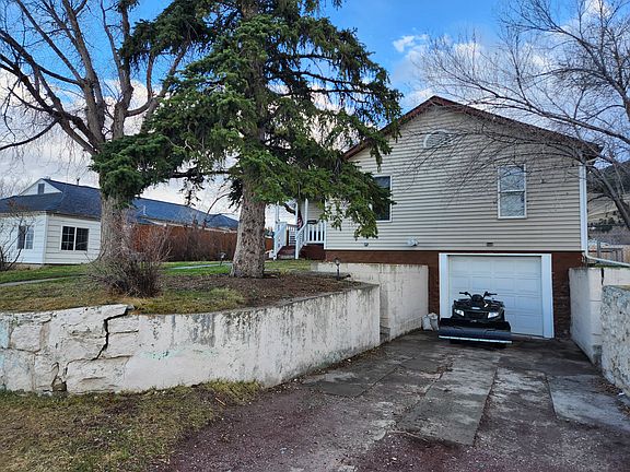 2nd image of 1105 Wilder Ave