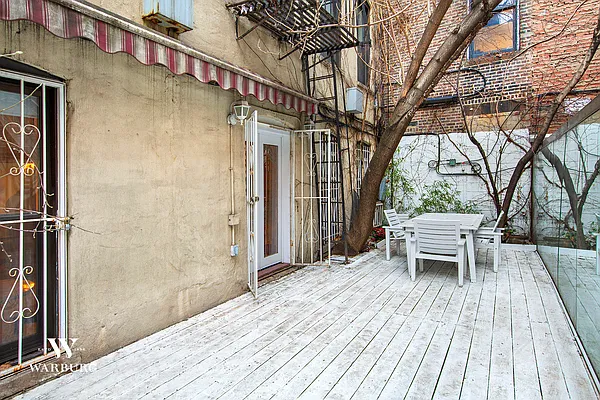 Rented by Warburg | media 8