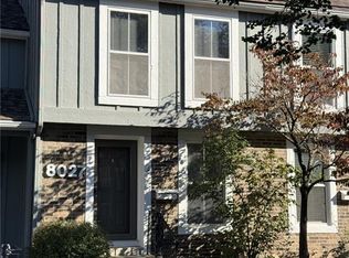8027 Halsey St, Lenexa, KS 66215