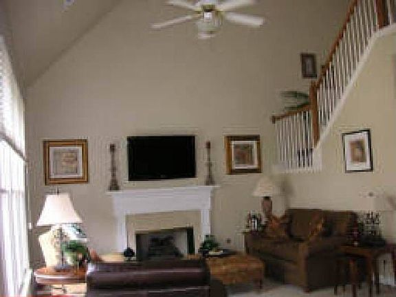 3rd image of 292 Creek Front Way