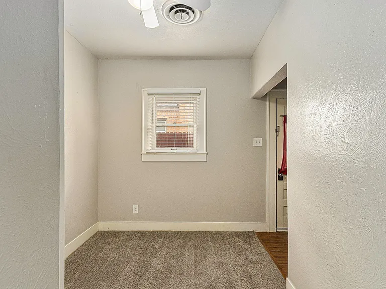 3233 Odessa Ave — Photo 14