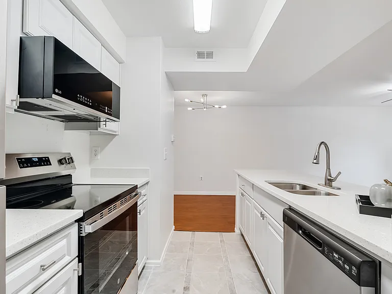 3012 Parkway Blvd #307 — Photo 6