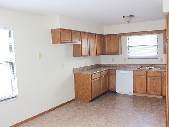 5th image of 8911 Canary Ct