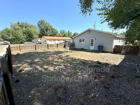 5th image of 907 E 2nd St