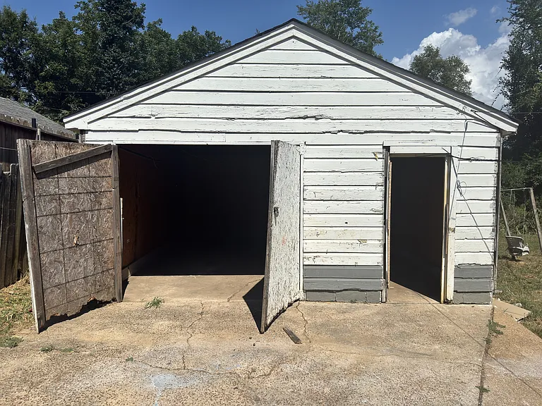 1770 Sugarloaf St — Photo 13