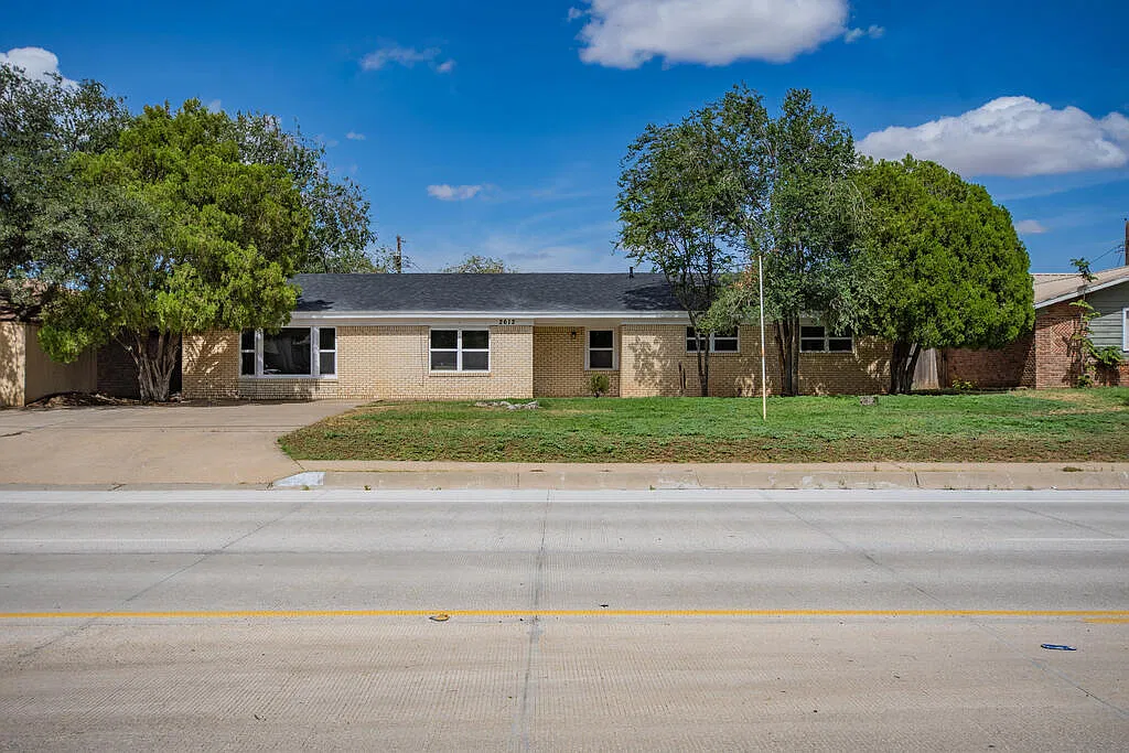 4 bed, 3.0 bath, 2089 sqft, $3,000 — Photo 4