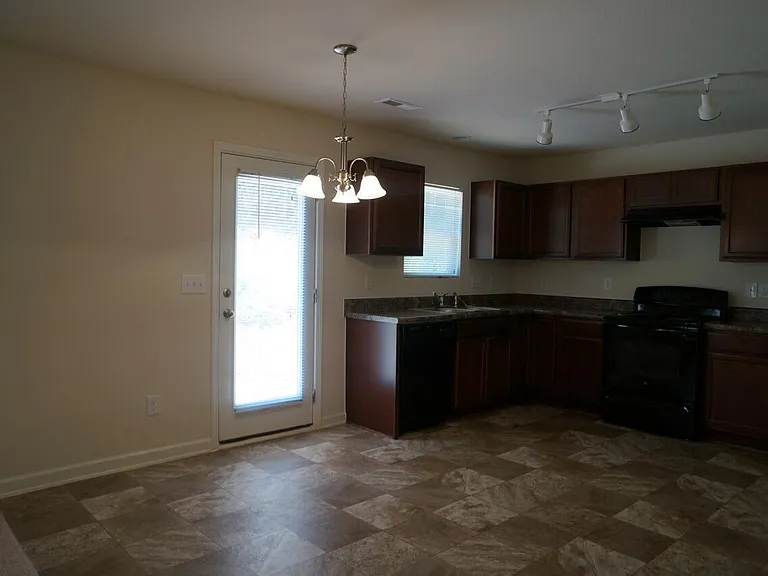 1412 Tamarino Dr — Photo 4