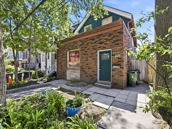 717 Richmond St W, Toronto, ON M6J 1C4