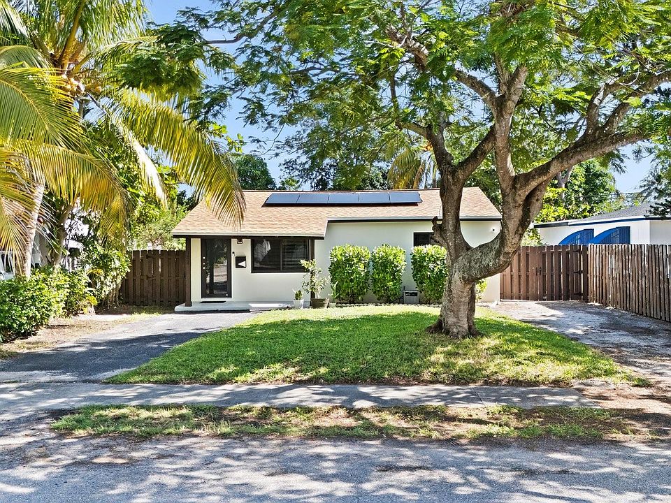 1st image of 1424 NE 1st Avenue