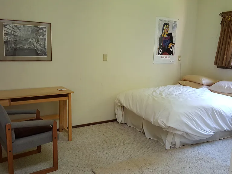 Bedroom before remodel