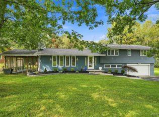 4690 Boncrest Dr W, Williamsville, NY 14221