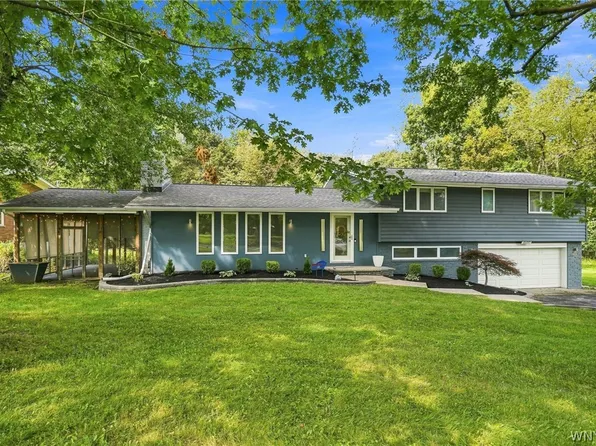 4690 Boncrest Dr W, Williamsville, NY 14221