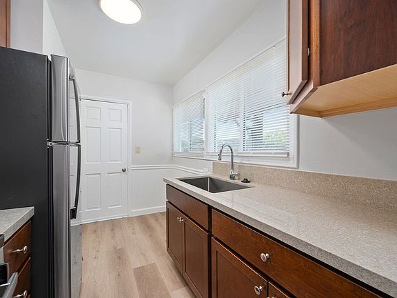 2nd image of 612-628 N Olive St #616-A