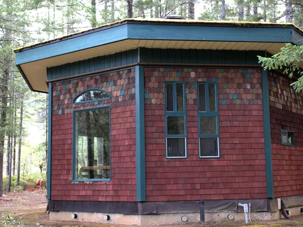 32900 Illinois River Rd, Agness, OR 97406