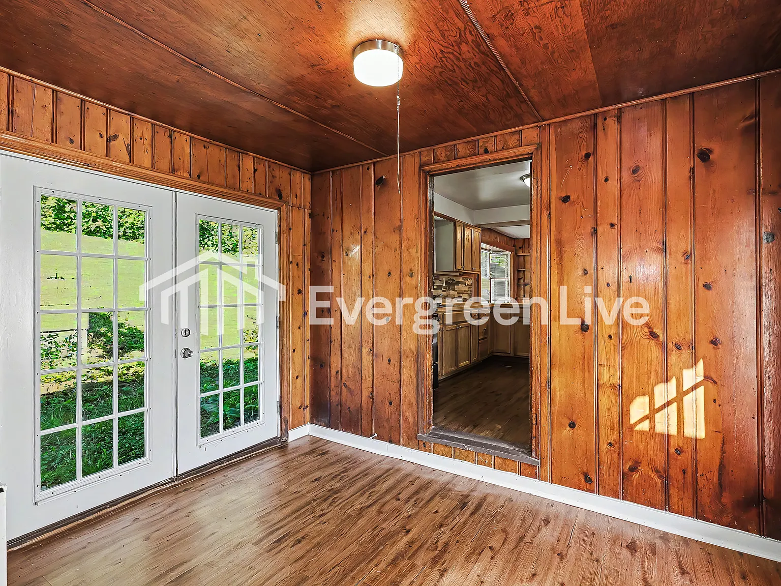 4 bed, 2.0 bath, 2040 sqft, $1,795 — Photo 3
