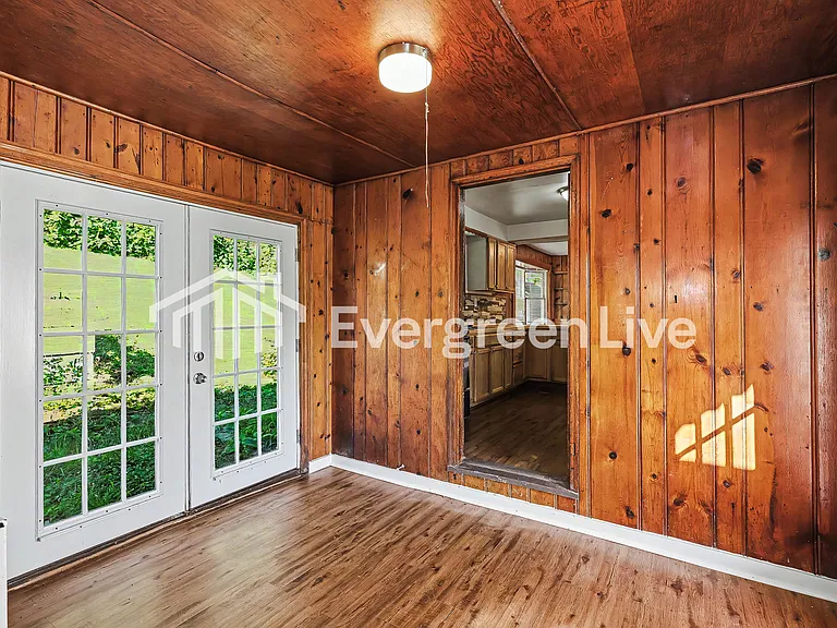 521 Stevenson Rd — Photo 3