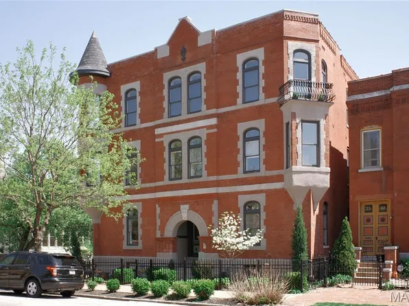 2330 S 12th St Unit 102, Saint Louis, MO 63104