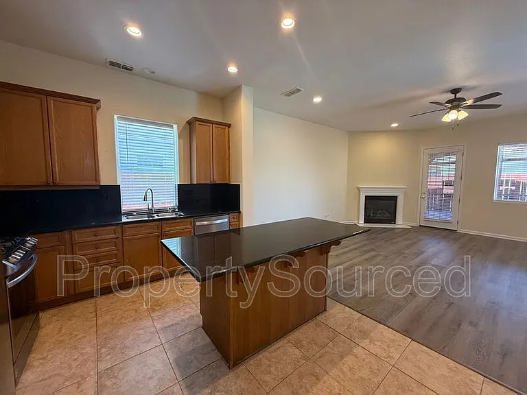 1633 Sparrowhawk St — Photo 13