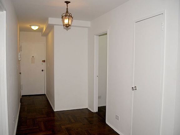 3rd image of 425 E 54th St #9U