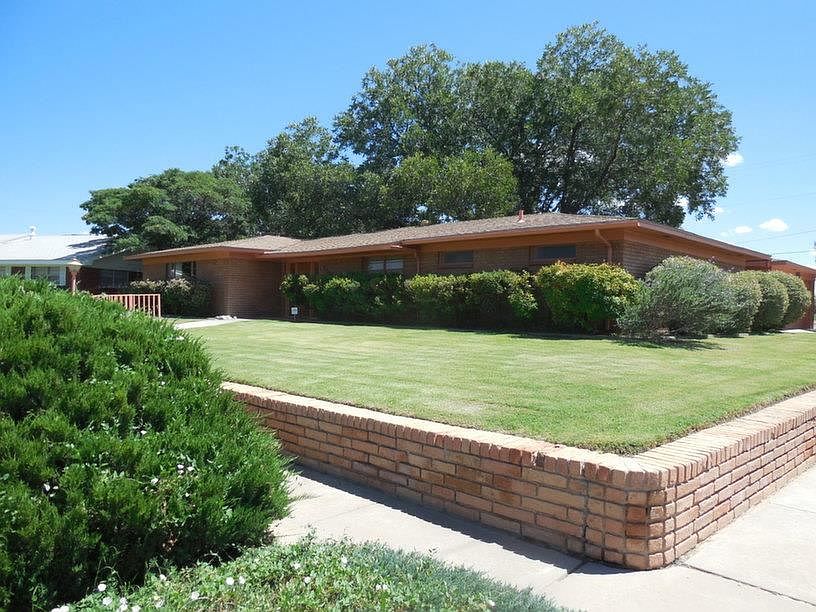 1st image of 2209 Barnett Dr