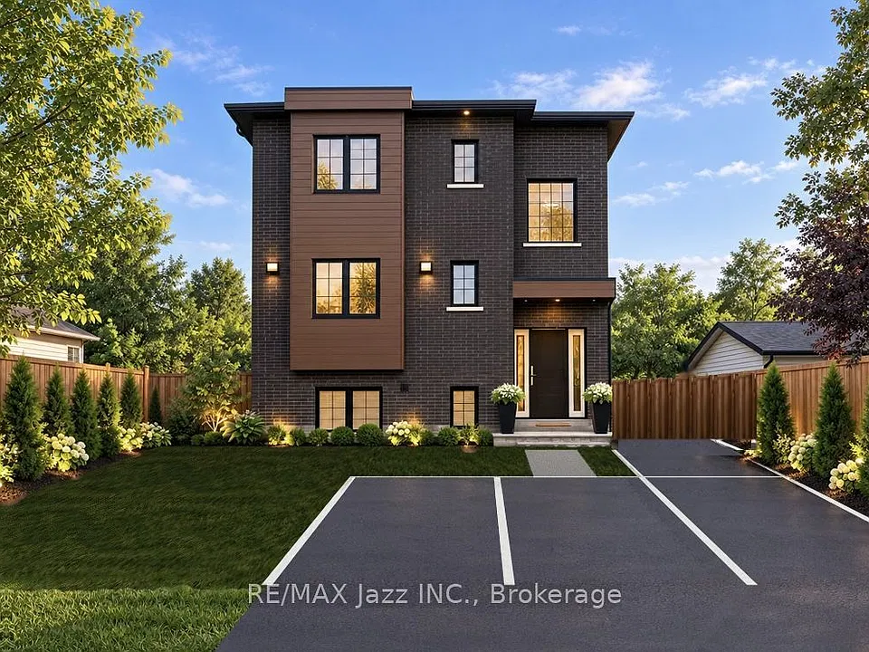 760 Hoskin Ave #UPPER