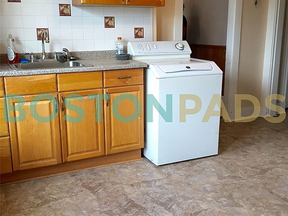 1471632950-74-belm-kitchen