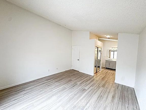 4th image of 1140 W Mesquite St