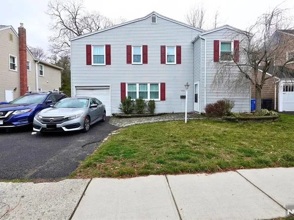 410 Burlington Rd, Paramus, NJ 07652