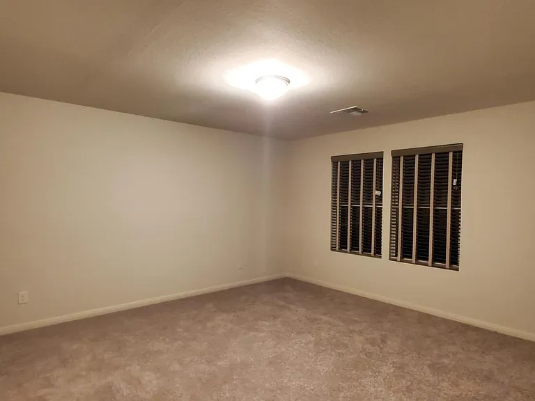 5584 Fox Bluff Dr — Photo 8