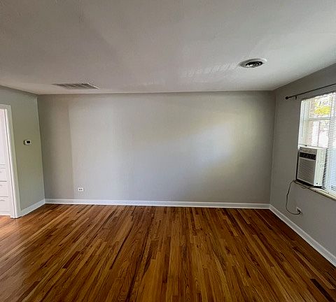 4th image of 3738 E 6th Ave