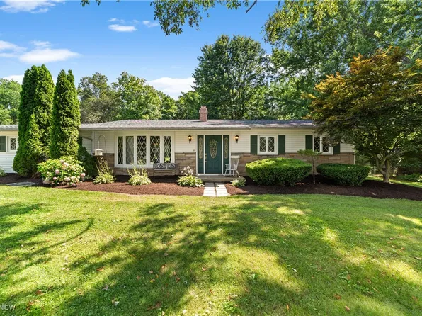 583 Sherwood Dr, Aurora, OH 44202