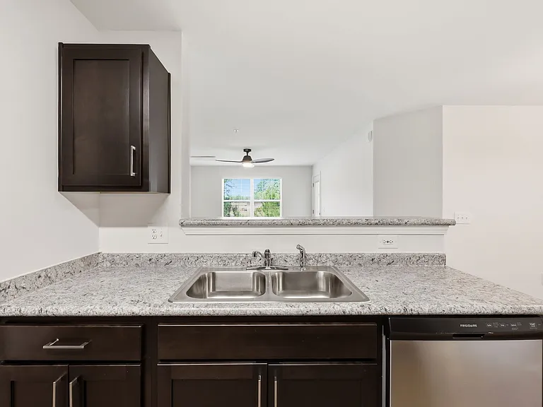 Oak Terrace — Photo 15