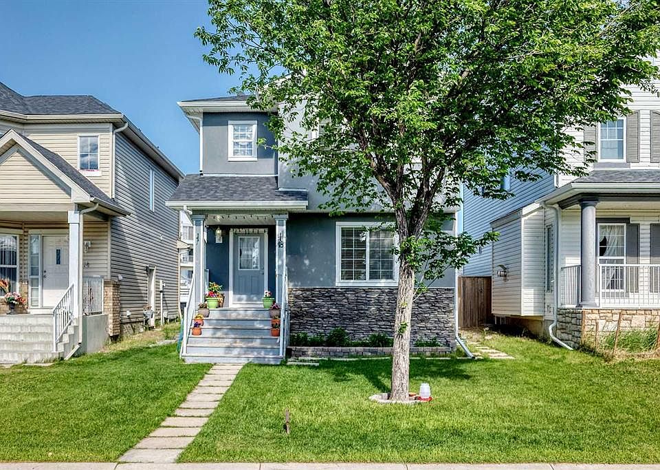 1st image of 18 W Taralake Gdns NE