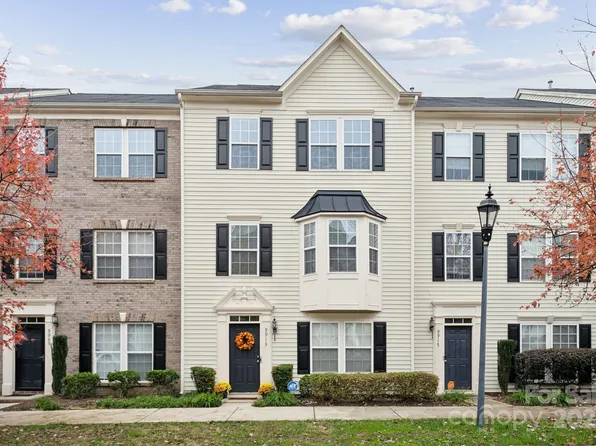 9913 Kings Parade Blvd, Charlotte, NC 28273