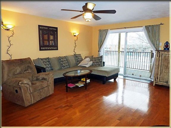 4th image of 27 Farrwood Ave APT 10