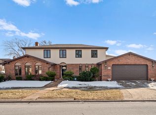 1141 N Delphia Ave, Park Ridge, IL 60068