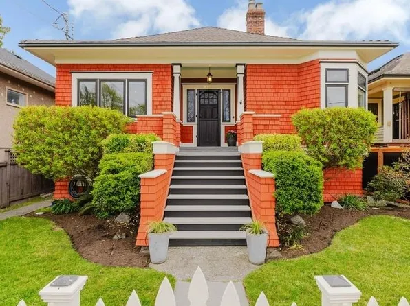 1903 Duchess St, Victoria, BC V8R 4W2