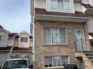 20 Meadow Ln, Staten Island, NY 10306