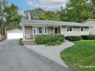 2414 Rose Tree Ln, Lindenhurst, IL 60046