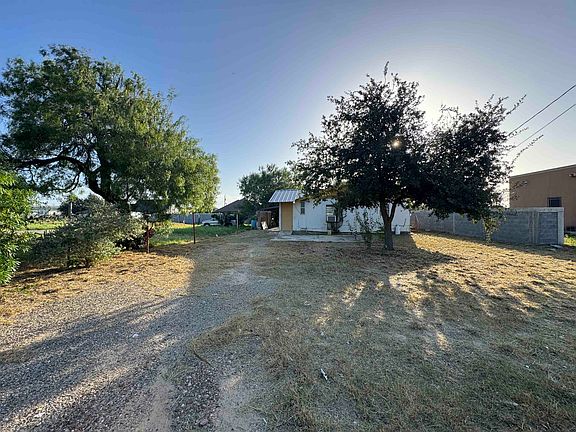 3rd image of 2206 Hidalgo Blvd