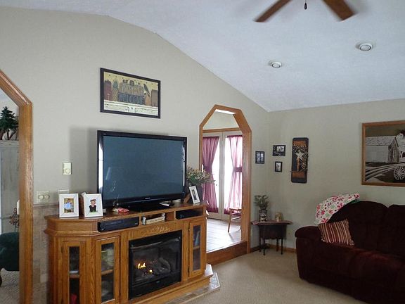 3rd image of 703 Pensinger Blvd